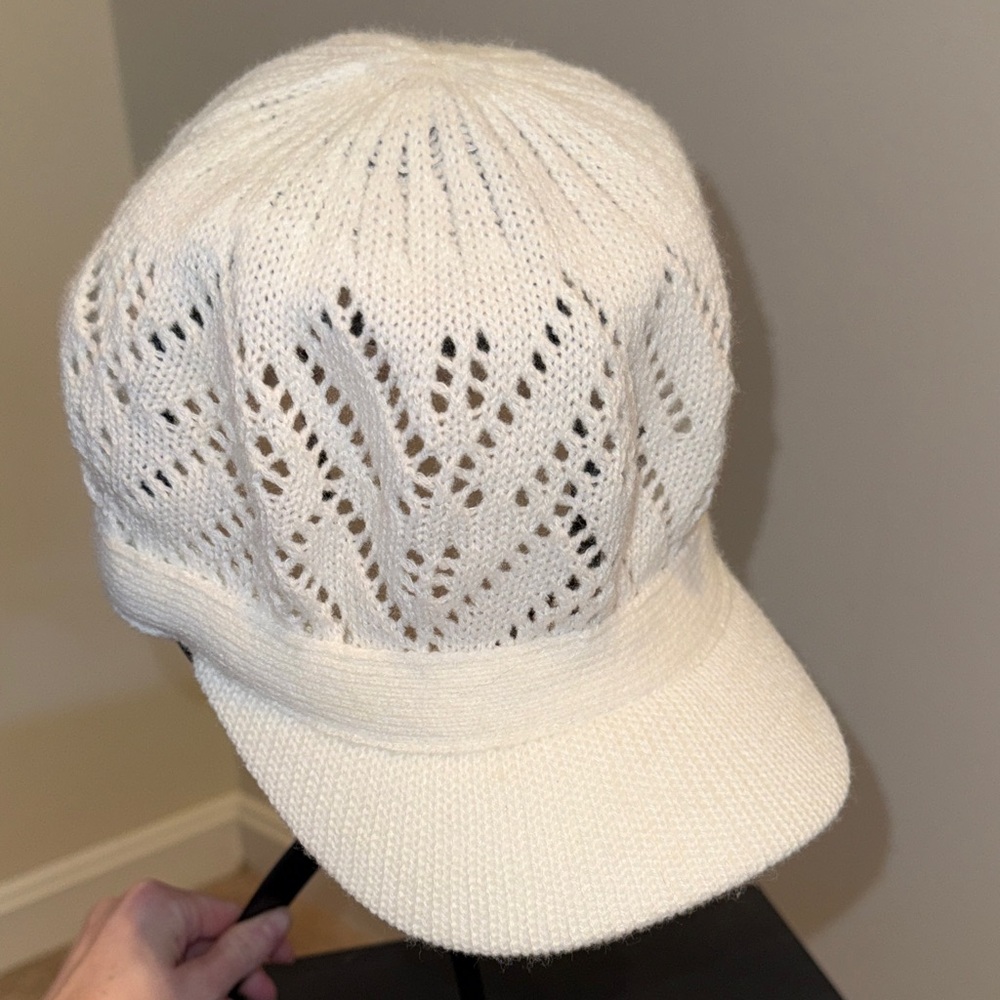 White Knit Patterned Ball Cap - Picture 4 of 6